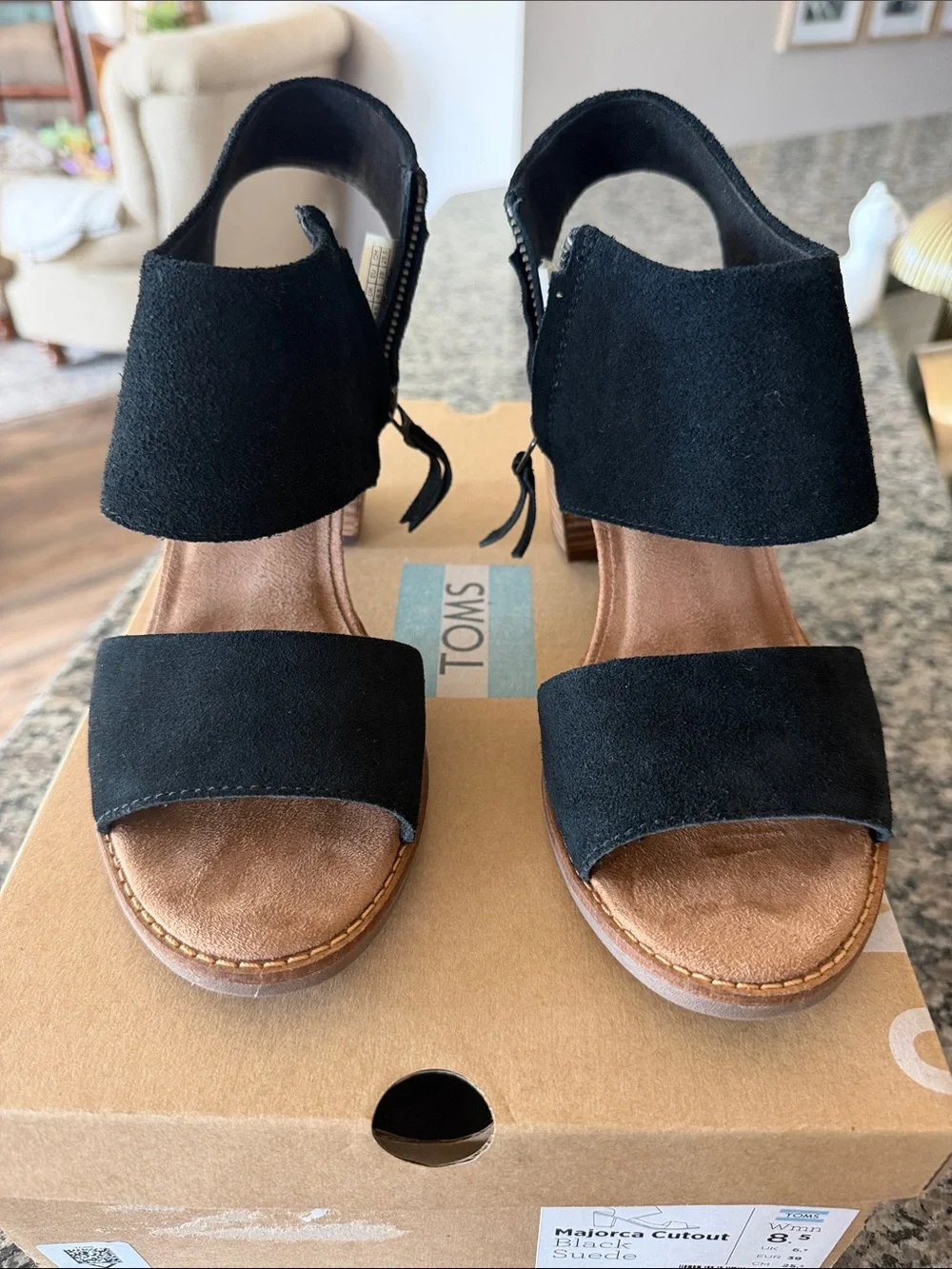 LNIB, TOMS Majorca Cutout Block Heel Sandals in black suede